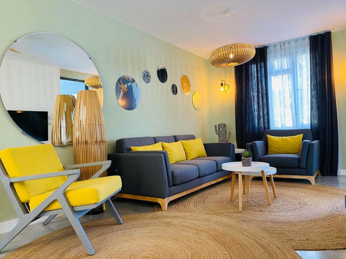 Sweet Beach Apt-Pool, Terrace, Ground Floor, Few Steps From Beach! Flic-en-Flacq Exterior foto
